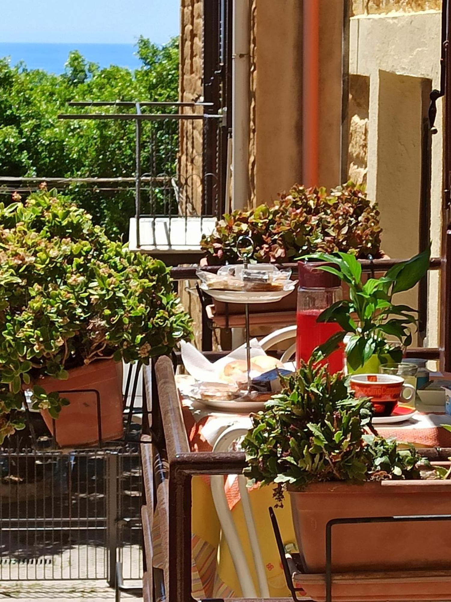 B&B Le 4 Stagioni Sul Viale, Belvedere Di Агридженто Экстерьер фото