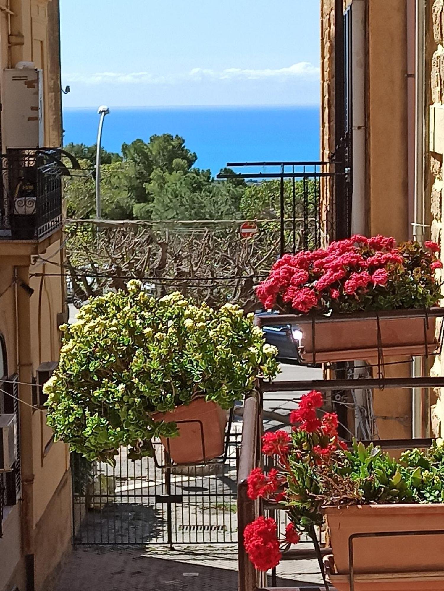 B&B Le 4 Stagioni Sul Viale, Belvedere Di Агридженто Экстерьер фото